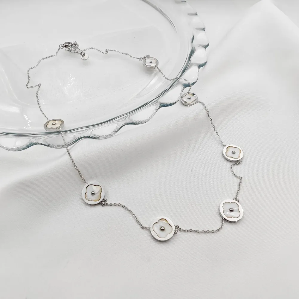 Stainless Steel Yonca Kolye