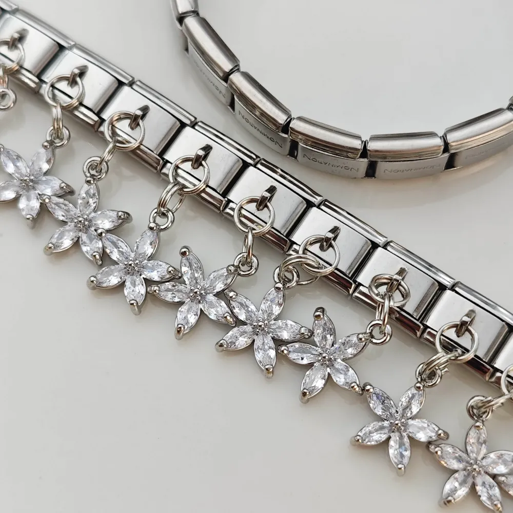 Stainless Steel Nomi Charm Taşlı