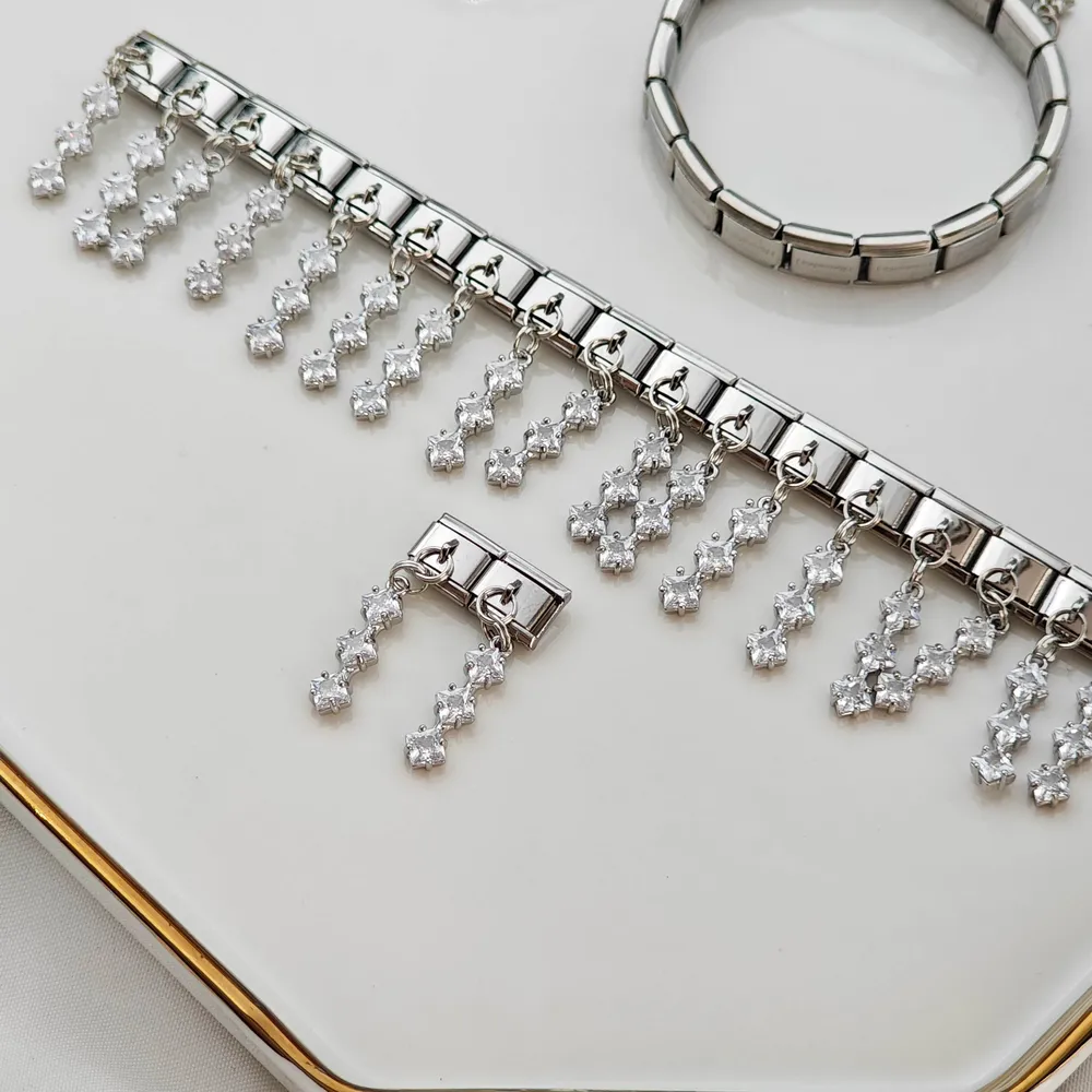 Stainless Steel Nomi Charm Taşlı Model