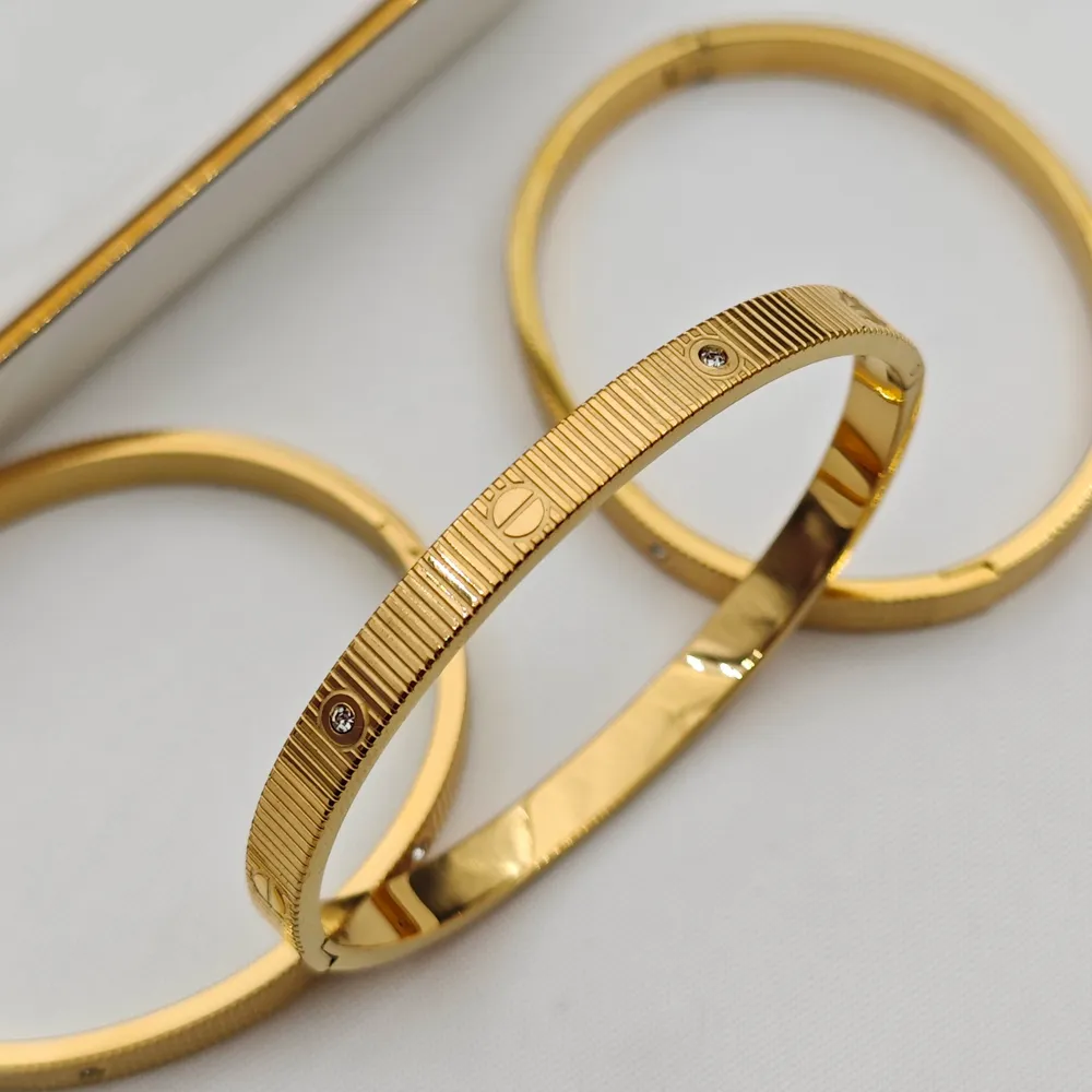 Stainless Steel C.Tier Kelepçe New!