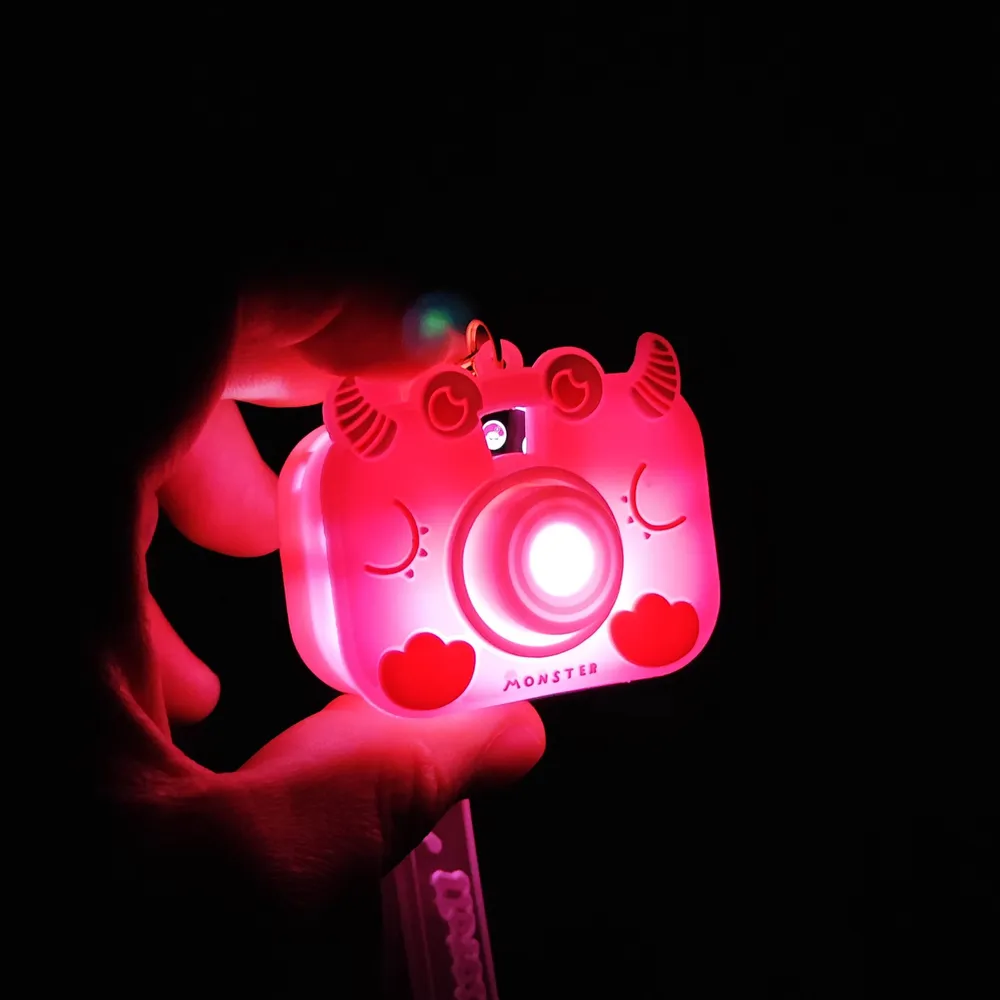 Projeksiyonlu Pilli Çocuk Anahtarlığı