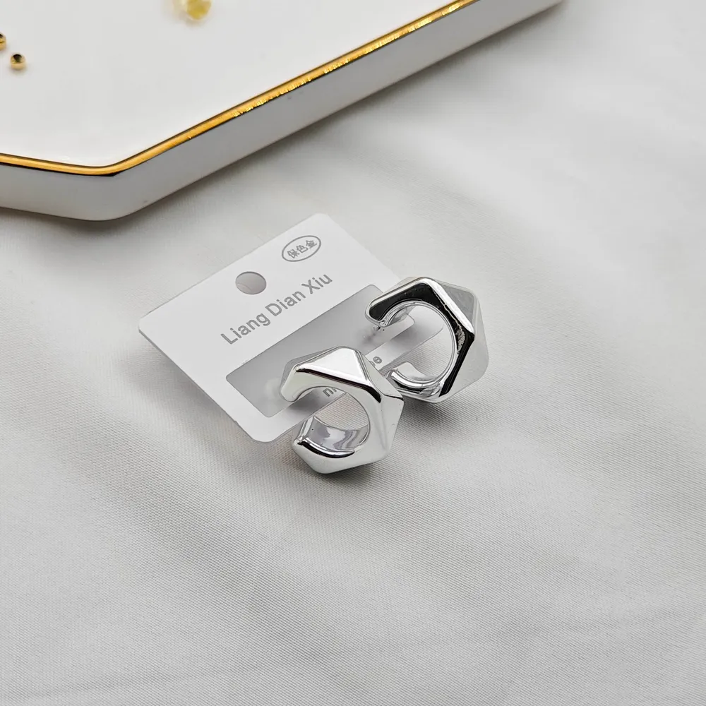 CCB Kaplama Garantili Hafif Modern Tasarım Küpe